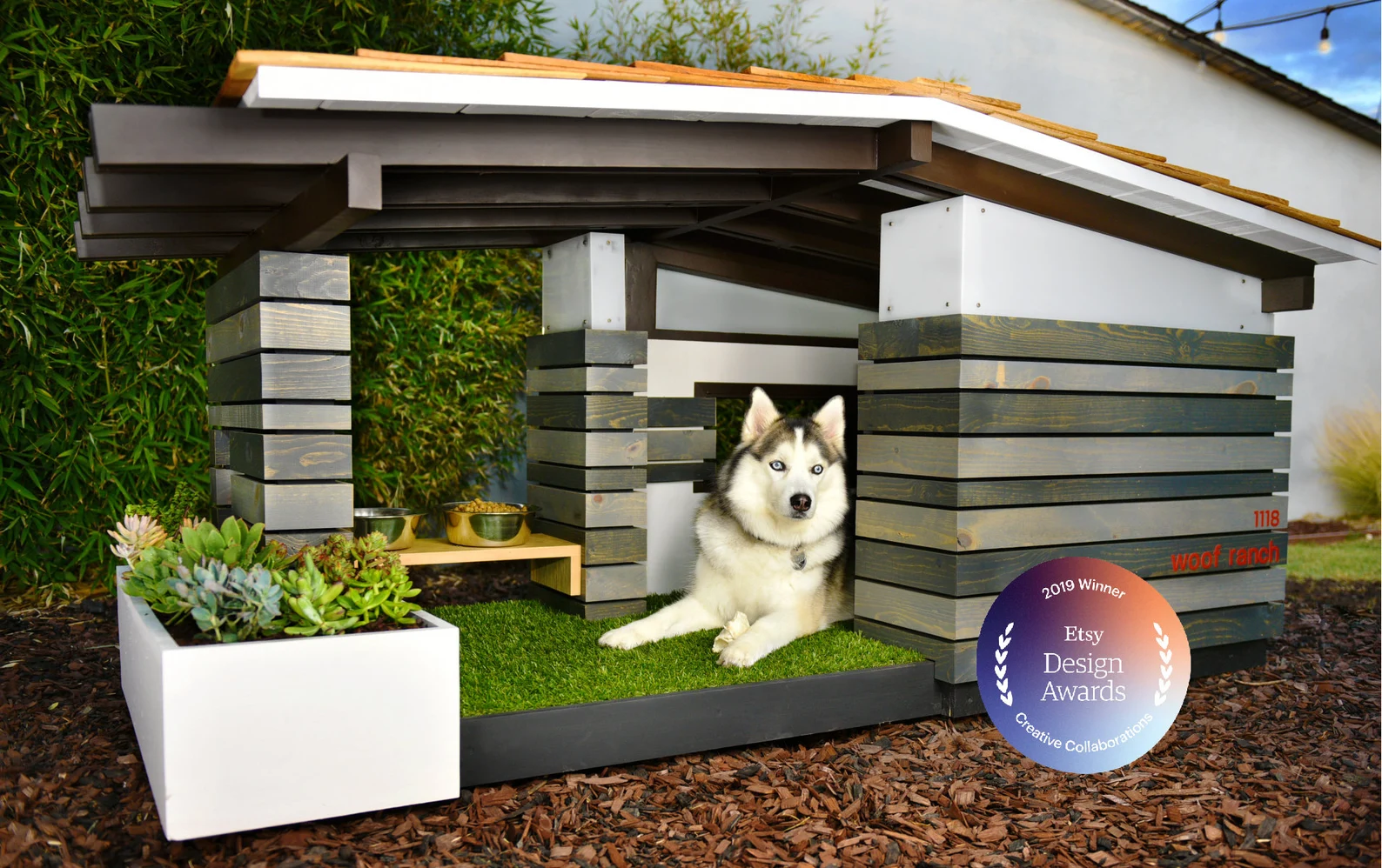 outdoor-luxury-dog-house
